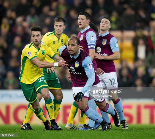 Una de las últimas victorias en liga del Norwich fue ante el Aston Villa | Foto: Getty Images