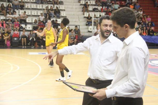 Francisco Pirani, DT de Obras Basket. Foto: fanpage AAQuimsa