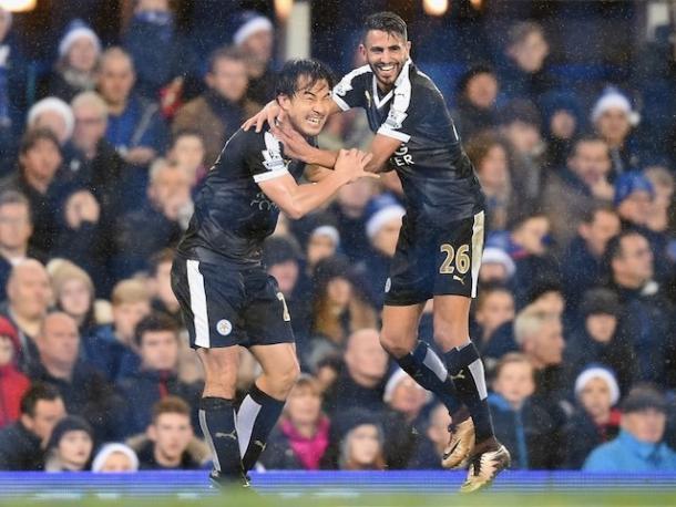 Riyad Mahrez and Shinji Okazaki show their delight during their 3-2 win at Goodison Park | Photo: Getty