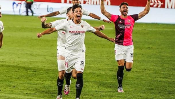 Oliver celebrando la victoria. Fuente: Sevilla FC