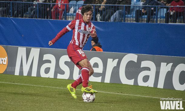 Oliver Torres durante un encuentro con el Atlético de Madrid. | FOTO: Jaime del Campo - VAVEL