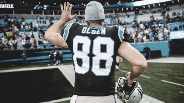 Olsen deja Carolina y se va Seattle (foto Panthers.com)