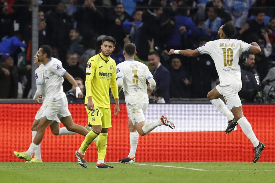 Olympique de Marsella celebrando un gol vs el Villarreal