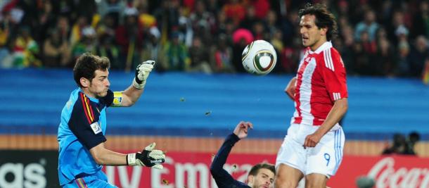 Iker Casillas paró el penalti de Paraguay que lanzó Cardozo | Foto: FIFA.com