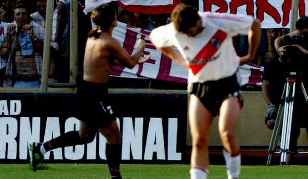 El Burrito le marcó dos goles a River estando en NOB (Foto: Gol de Vestuario).