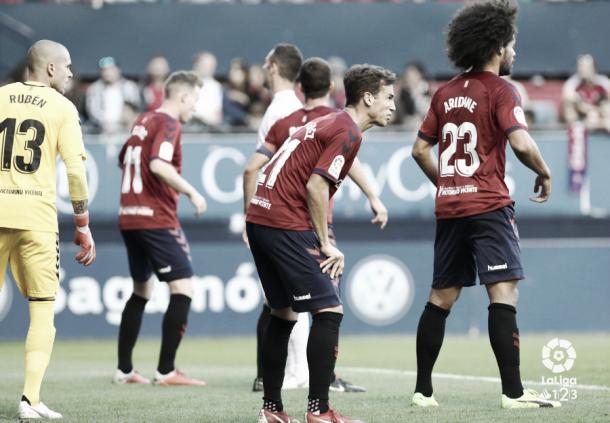 La retaguardia rojilla, un frontón. Foto: La Liga.