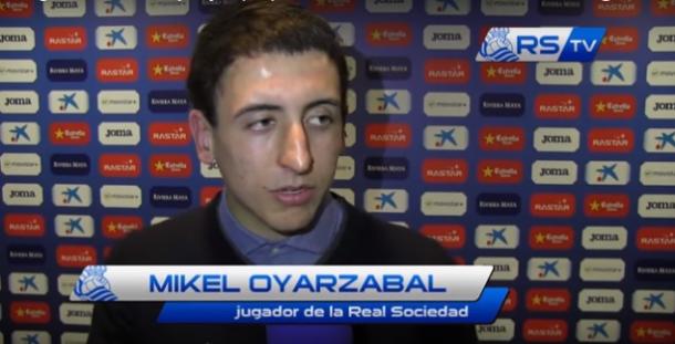 Mikel Oyarzabal en la zona mixta del RCDE Stadium. Imagen: Real Sociedad TV