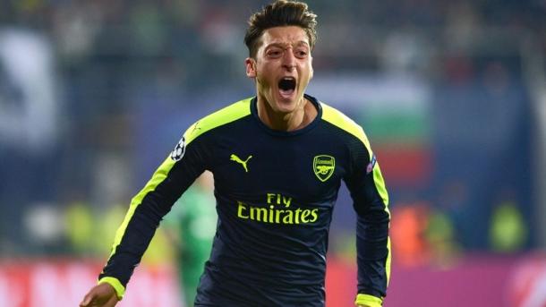 Mesut Özil, máximo goleador del Arsenal en la Champions League. Foto: 