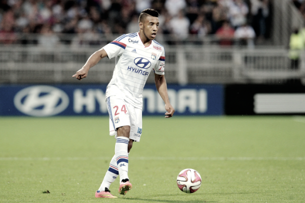 Corentin Tolisso conduciendo el balón | Foto: Twitter oficial Olympique de Lyon