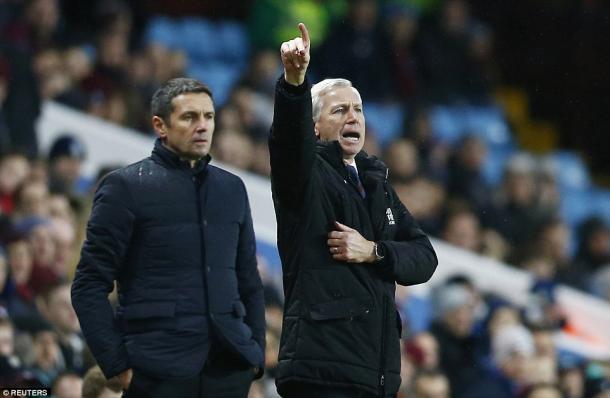 Palace manager Pardew championed Villa's chances of staying up (photo: Reuters)