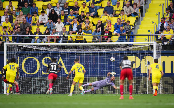Sancet marcando gol de penalti en La Cerámica. Fuente:gettyimages