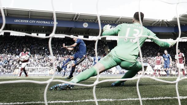 Penalti marcador al West Ham por Ulloa. Foto: Skysports