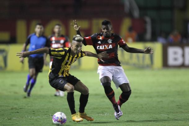 Autor do gol da vitória em 2016, Rafael Pernão não está mais no Voltaço | Foto: Gilvan de Souza/Fla Imagem