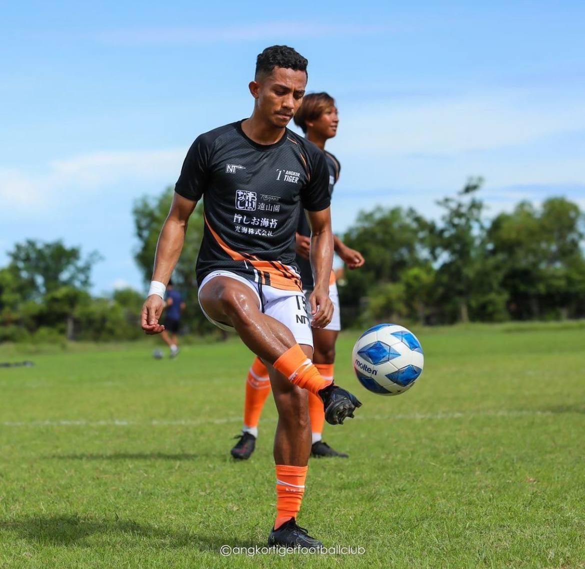 Mouzinho in his training session with Angkor Tiger FC. Photo: Angkor Tigers FC