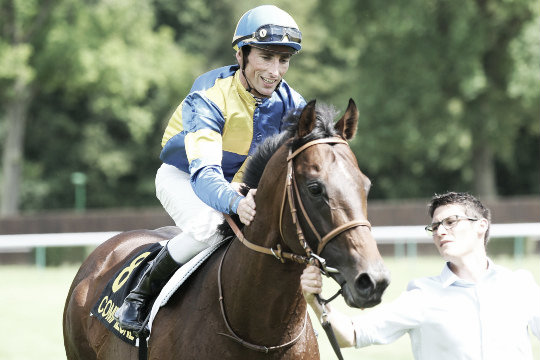 Ioritz Mendizabl y Star Victory tras una de sus victorias. / Fuente: France Sire.