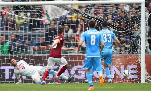 Pjanic anota el gol que dejaba al Nápoles lejos de la clasificación para la Champions. Foto: Paolo Bruno (Getty)