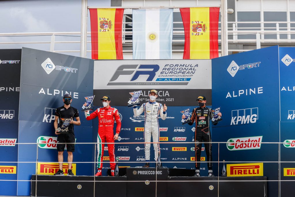 La bandera argentina en lo mas alto del podio: Foto Formula Regional by alpine