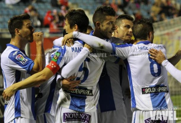 Los jugadores del CD Leganés celebran un gol | Foto: Jesús Troyano (Vavel)