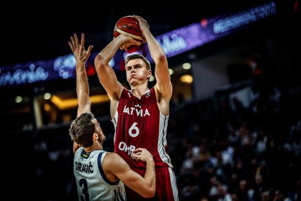 Porzingis in azione contro la Slovenia - Fonte Fiba