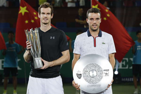 Murray y Bautista en entrega de premios del Masters 1000 de Shangai. Foto: zimbio