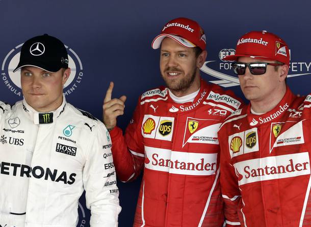 Sebastian Vettel e Kimi Raikkonen fazem a dobradinha para Ferrari, Valtteri Bottas assegura a melhor posição para Mercedes Fonte: @F1 – AP Photo – Pavel Golovkin