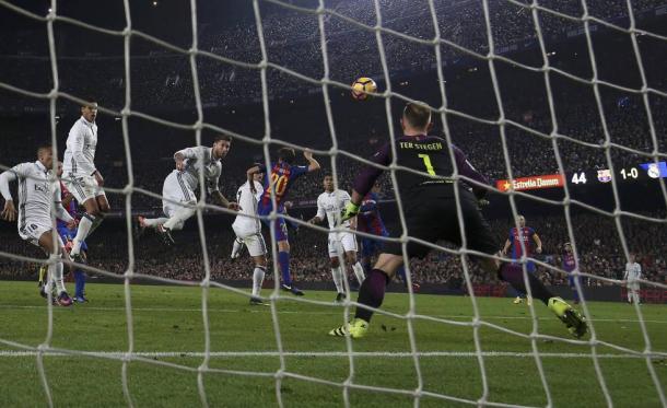 Gol de Sergio Ramos en el Camp Nou (abril). | FOTO: Reuters