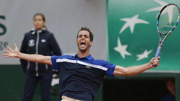 Ramos-Vinolas shows emotion following his victory over Raonic at the French Open (Source : Eurosport)