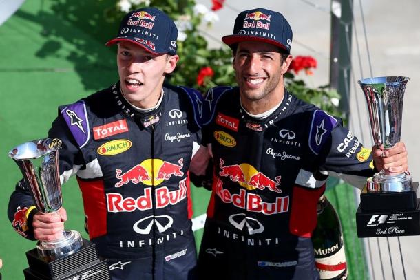 Daniil Kvyat y Daniel Ricciardo en el podio del Gran Premio de Hungría | Fuente: Red Bull