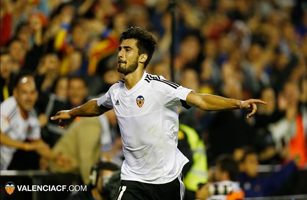 André celebrando su gol ante el Málaga | Fuente: valenciacf.com