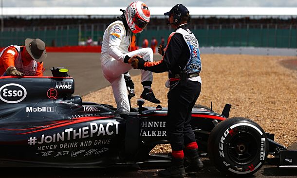 Jenson Button abandonaba el Gran Premio de Gran Bretaña | Fuente: the guardian.com