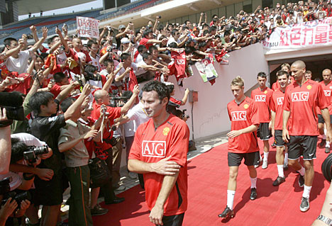 United on their previous visit to China | Pic Daily Mail