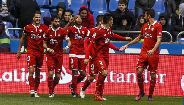 L'esultanza sevillista nel 2-3 al Deportivo | Foto: orgullobiri.es