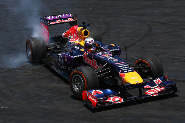 Daniel Ricciardo, en una exhibición en Australia | Foto: zimbio.com