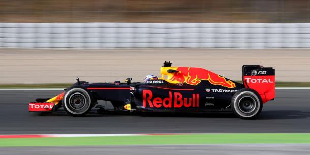 Daniel Ricciardo, durante los test de pretemporada en el Circuito de Barcelona - Cataluña | Fuente: Red Bull
