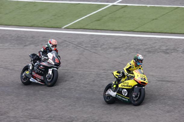 Zarco no pudo impedir la primera victoria de Rins | Foto: Pons Racing.
