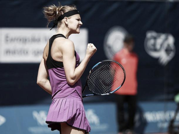 Lucie fights back and forces a decider | Source: J&T Banka Prague Open Facebook page