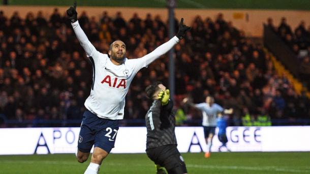 Moura celebra su primer gol con el Tottenham. Fuente: tottenhamhotspur.com
