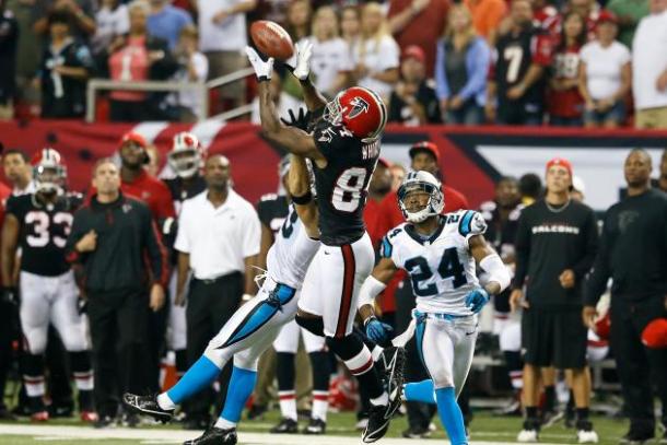 Roddy White makes an outstanding catch - the Carolina Panthers. (Source: Kevin C. Cox/Getty Images)