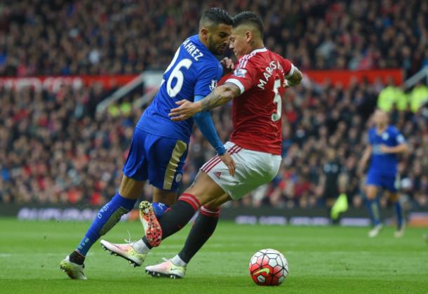 Marcos Rojo blatantly fouled Riyad Mahrez in the box and was lucky it wasn't called for a penalty kick. | Photo: Michael Regan/Getty Images Sport