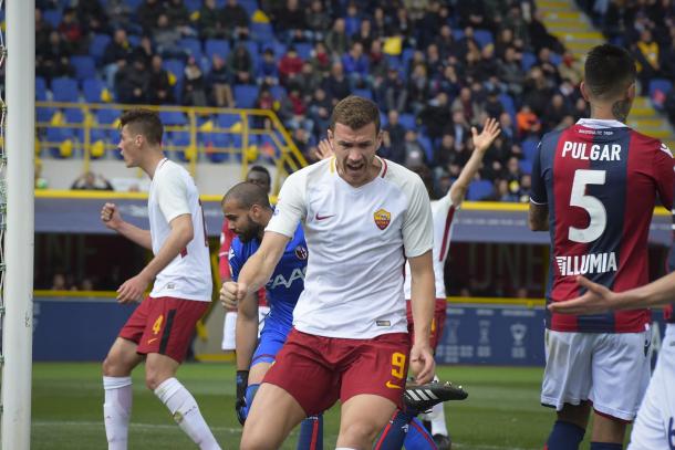 Dzeko celebrando el empate romano en Bolonia / Foto: AS Roma