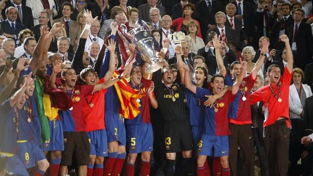 Los azulgranas levantando el trofeo en 2009 / Foto: FC Barcelona