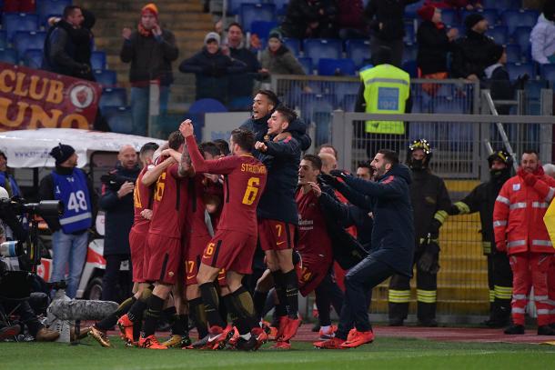 Los jugadores de la Roma celebrando el 1-0 ante el Cagliari / Foto: AS Roma