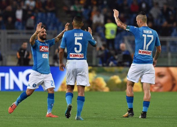 Allan ed Hamsik festeggiano Insigne, al centesimo gol in carriera - Foto Ssc Napoli
