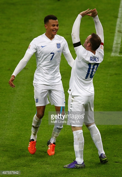 Dele Alli junto a Wayne Rooney con la selección inglesa | Foto: Getty Images