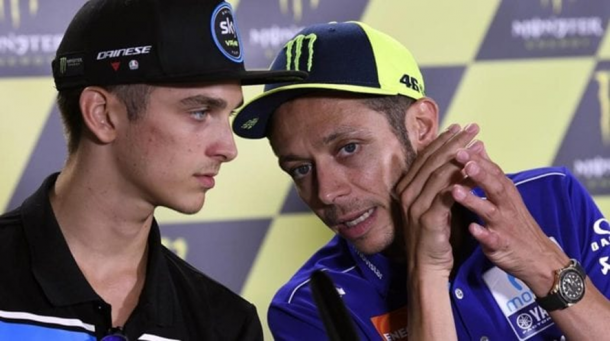 Los hermanos Rossi durante una rueda de prensa. | Fuente: MotoGP
