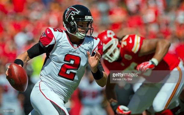 Matt Ryan rushes for a touchdown during a 40-24 win over the Chiefs in 2012. (Source: Kansas City Star/Getty Images)