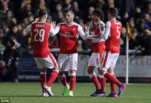 El Arsenal celbra su primer gol ante el Sutton United. Foto: Daily Mail