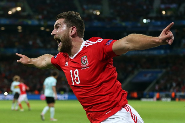 Vokes came off the bench to score a deft header in the dying minutes of the game | Photo: Chris Brunskill Ltd/Getty Images