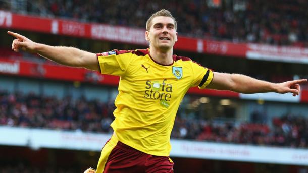 Sam Vokes el más peligroso del Burnley. Foto:Burnley.