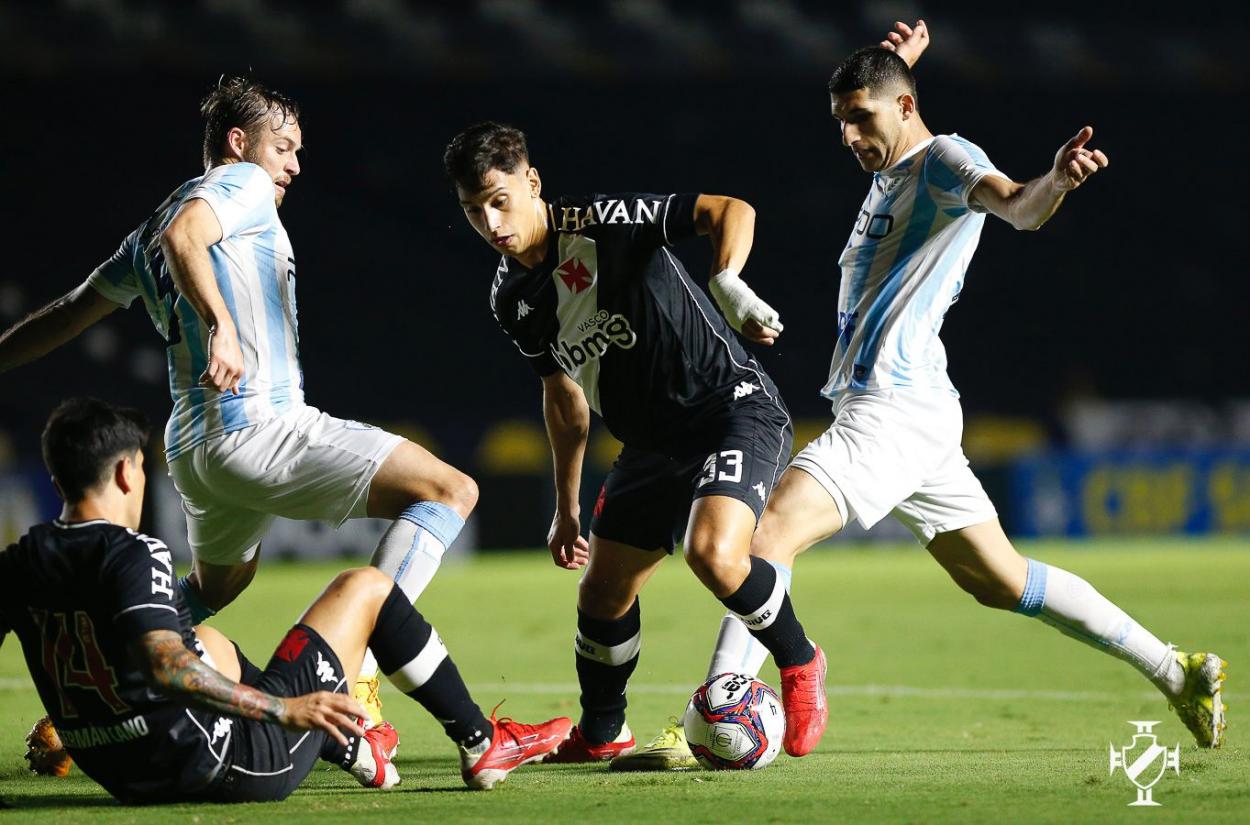 Sarrafiore em ação contra o Londrina no primeiro turno (Foto: Rafael Ribeiro/Vasco)